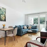 Appartamento Modern With Smart Tv & Wifi Only 500 M From The Sea By Renters *