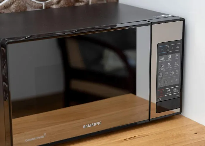 Modern With Smart Tv & Wifi Only 500 M From The Sea By Renters Lägenhet