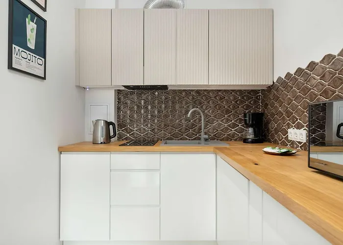 Modern With Smart Tv & Wifi Only 500 M From The Sea By Renters Lägenhet *